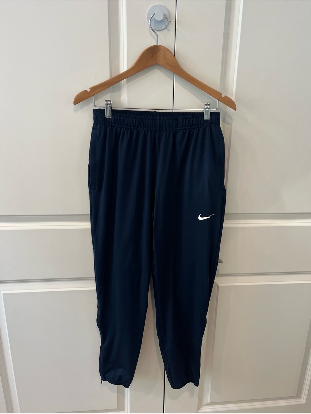 Nike men’s small Dri-Fit Athletic Pants with zipper cuff & elastic waist in navy